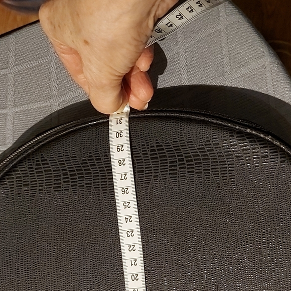 Lancome Round Cosmetic Bag - Picture 10 of 12